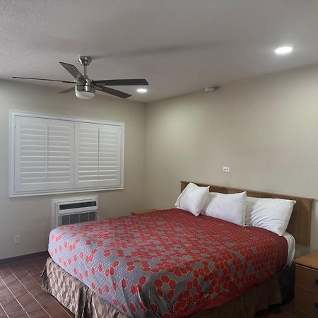 Townhouse Inn And Suites Brawley エクステリア 写真